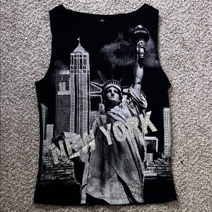 Chic Black Sleeveless Top with New York Graphic